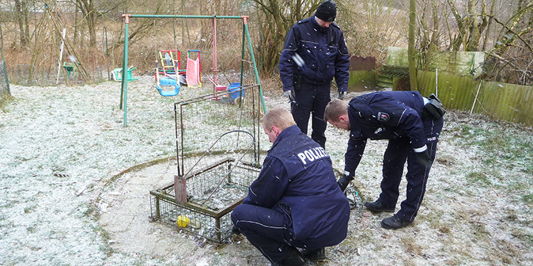Habichtfangkorb wird sichergestellt - Foto: Komitee gegen den Vogelmord