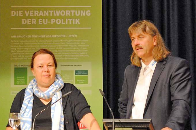 Umweltministerin Ursula Heinen-Esser und der Landesvorsitzende Josef Tumbrinck - Foto: Thorsten Wiegers