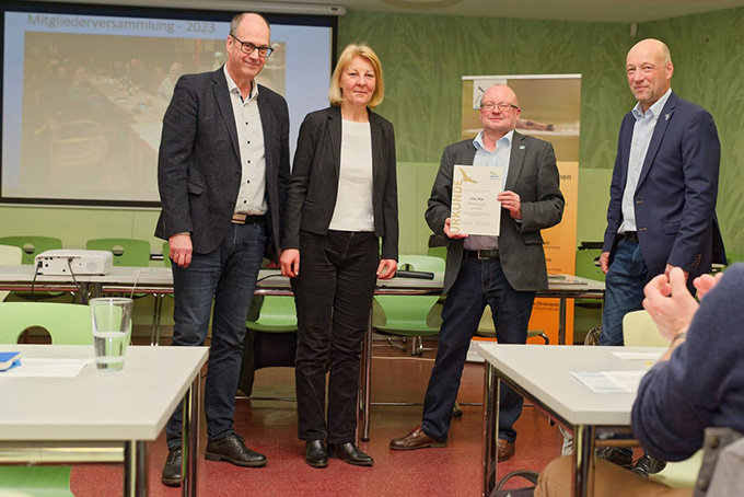 v.l.n.r: Bernhard Kamp, Dr. Heide Naderer, Claus Mayr, Dr. Manfred Aletsee - Foto: Ulrich Schwenk