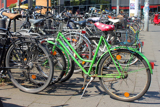 Parkende Fahrräder - Foto: Helge May